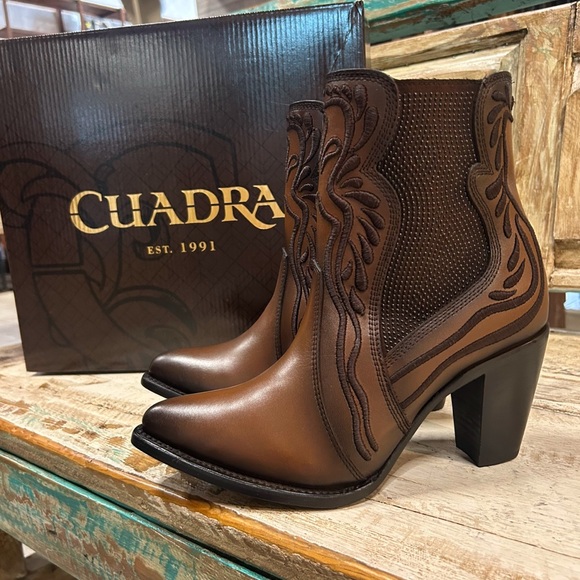 NIB Cuadra Genuine Leather Ankle Boot - Picture 2 of 5